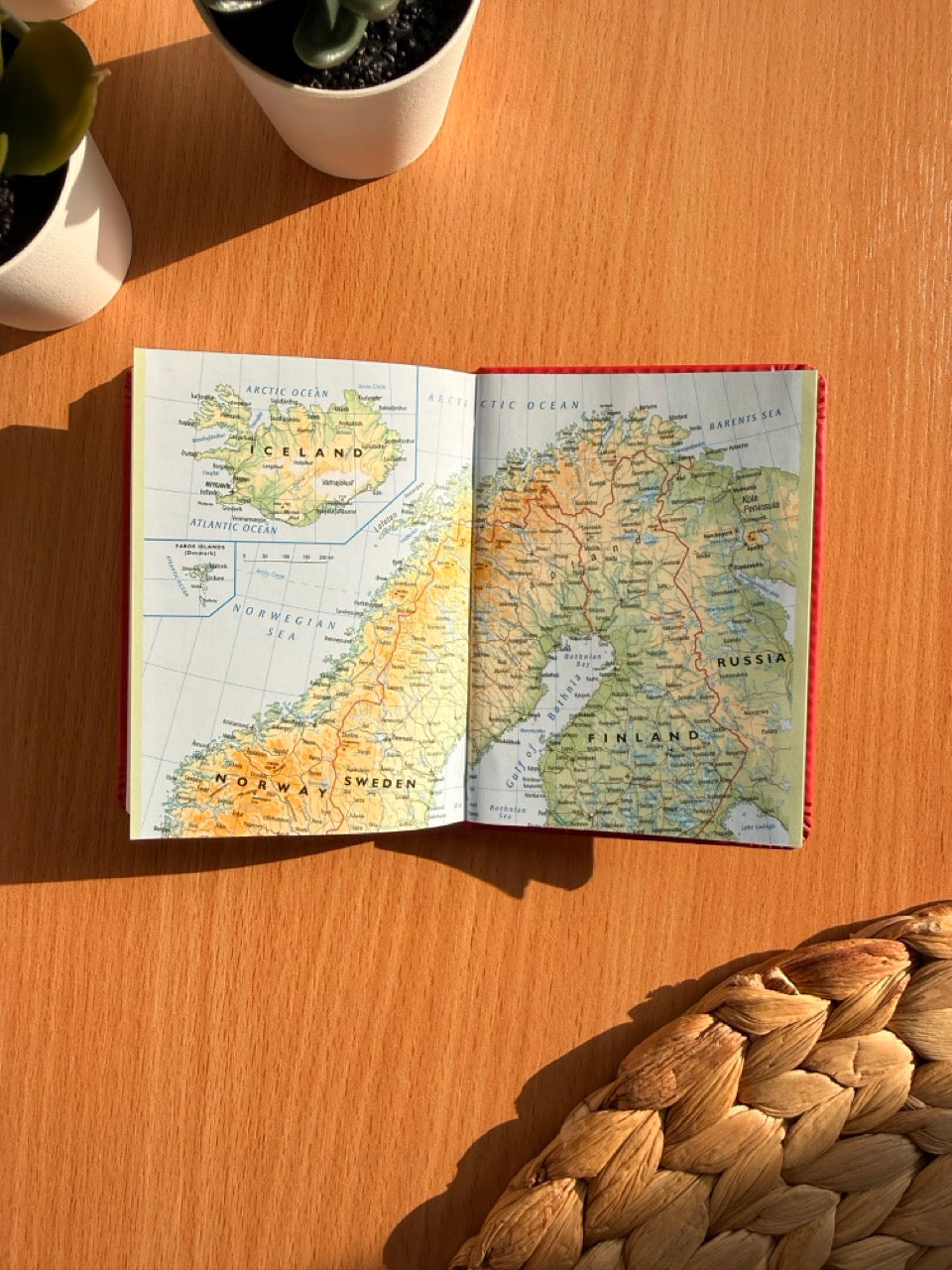 7.sans Primo, imitert skinn rød 2026