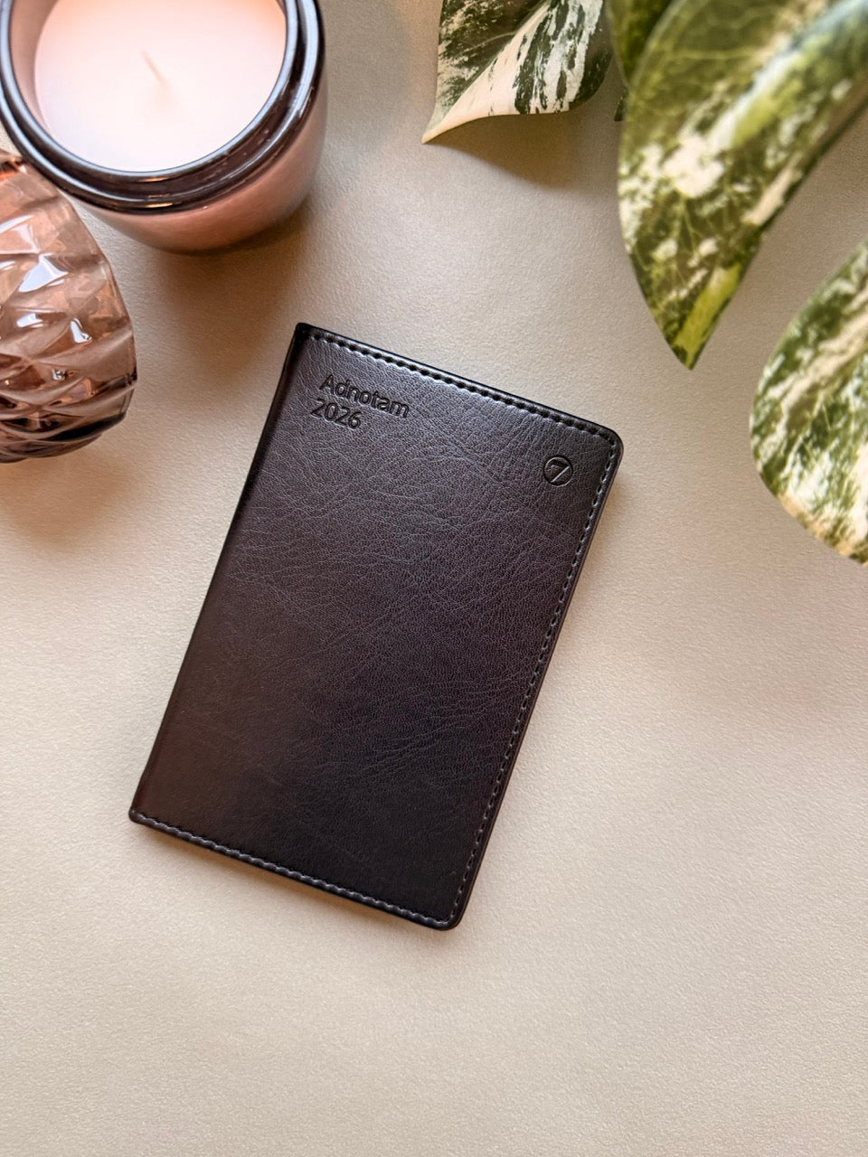 7.sans Adnotam, imitert skinn sort 2026