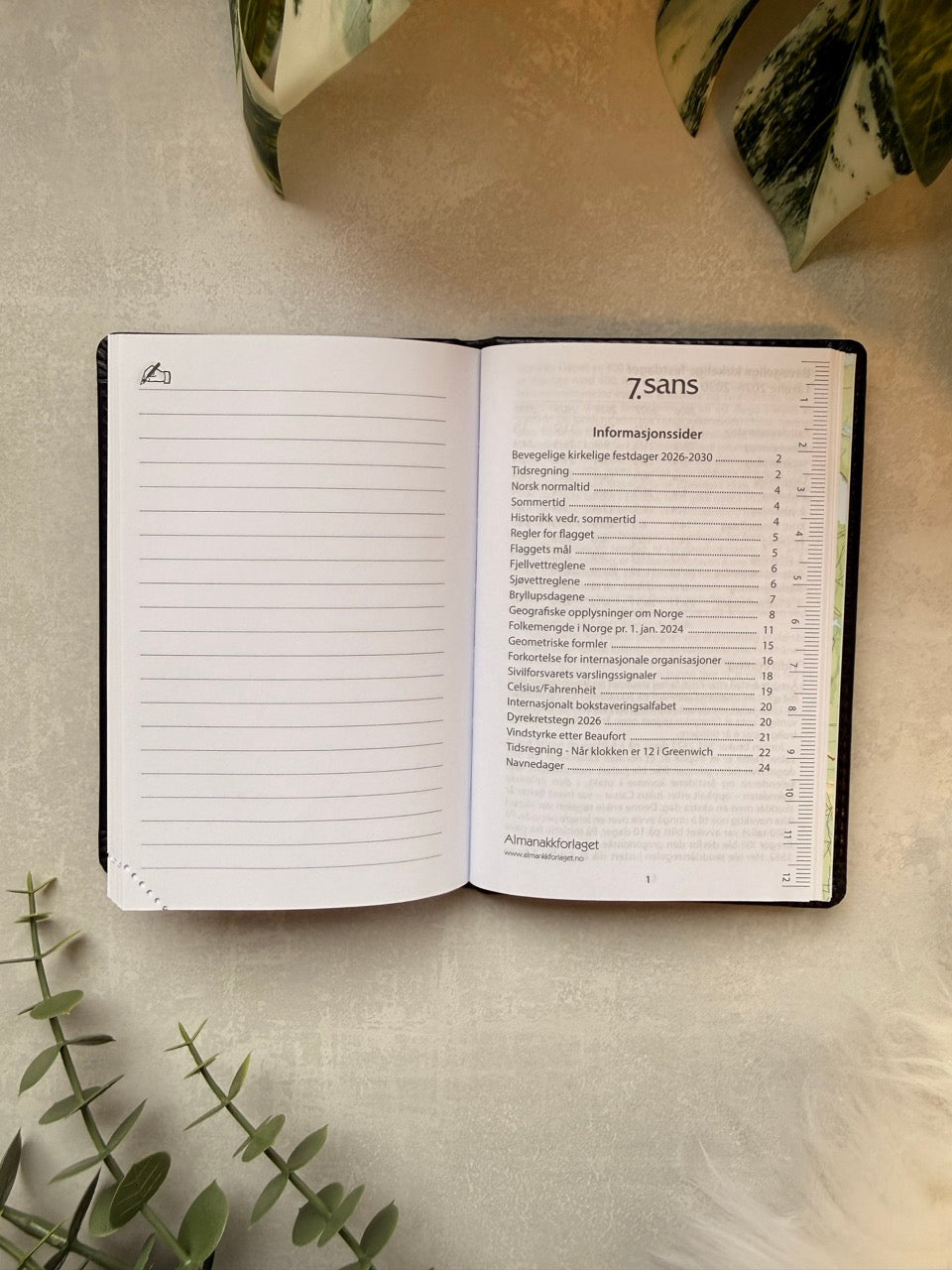 7.sans Adnotam, imitert skinn rød 2026