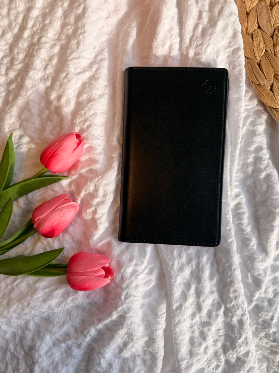 7.sans Datum, refill i imitert omslag 2026