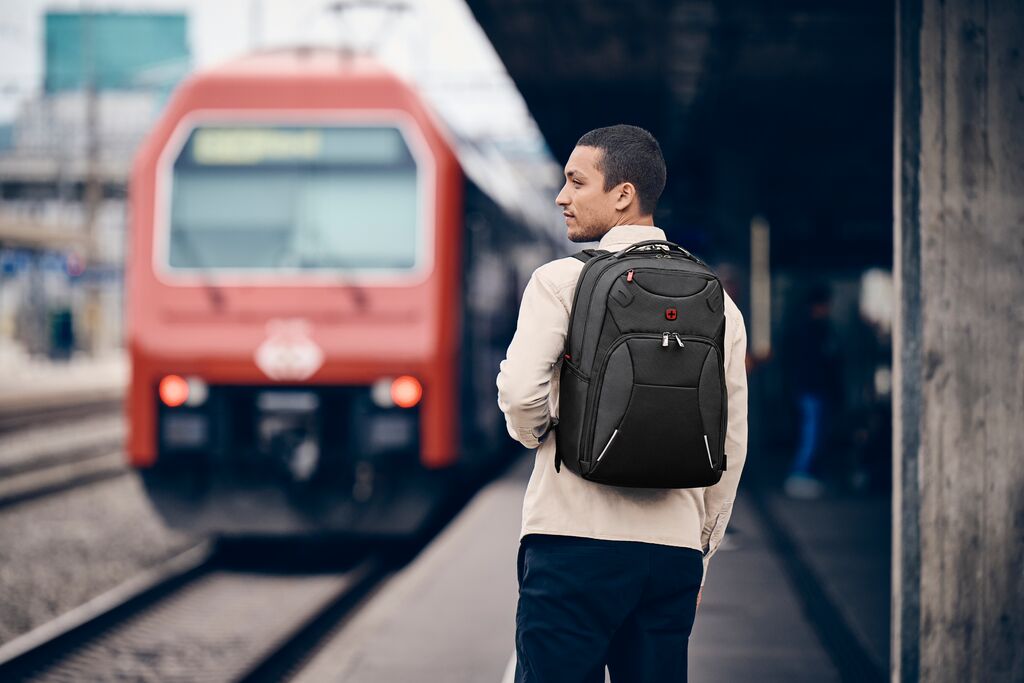 Wenger, Cosmic, 17" PC Ryggsekk med nettbrettlomme, Sort